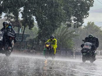 monsoon-weather-jhari-barsha-pani-1756431769